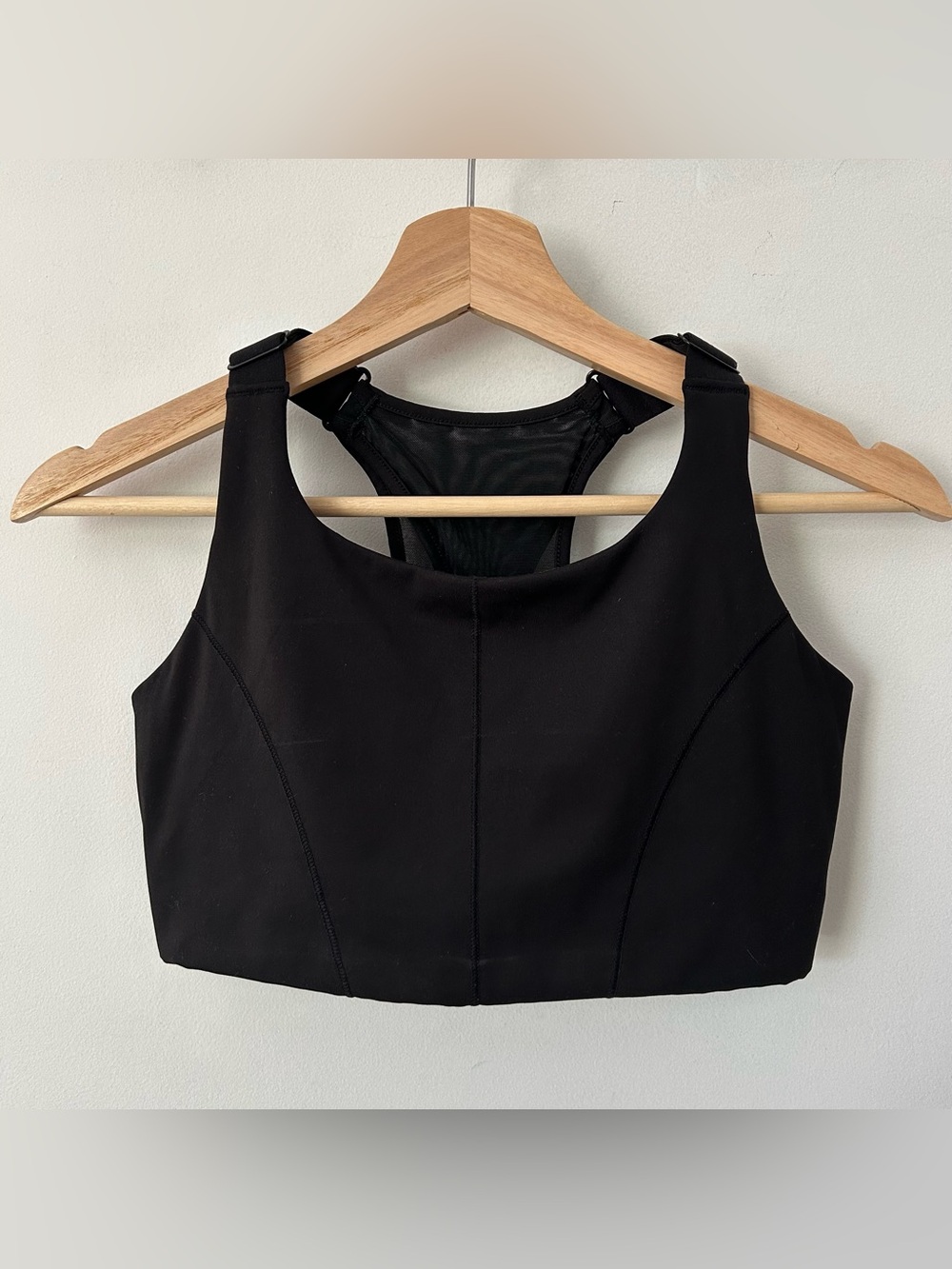 H&M BLACK SPORTS BRA SIZE M